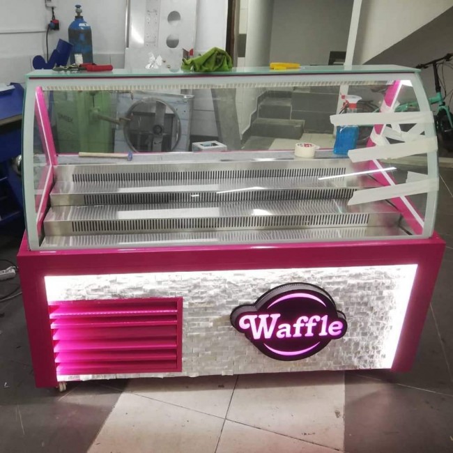 Pembe Waffle Dolabı
